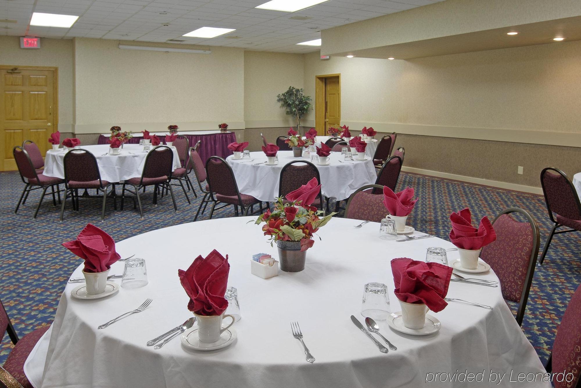 Lifestyle Inn Cedar Falls Restaurant photo